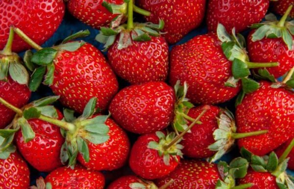 How to Clean Strawberries